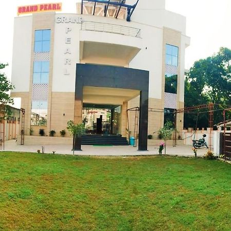 Grand Pearl Hotel & Banquet Лакхнау Екстер'єр фото