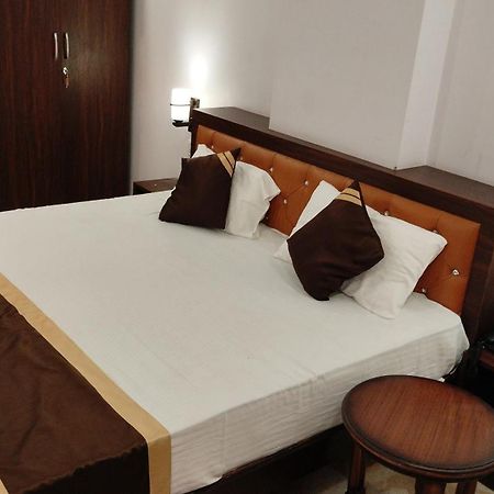 Grand Pearl Hotel & Banquet Лакхнау Екстер'єр фото