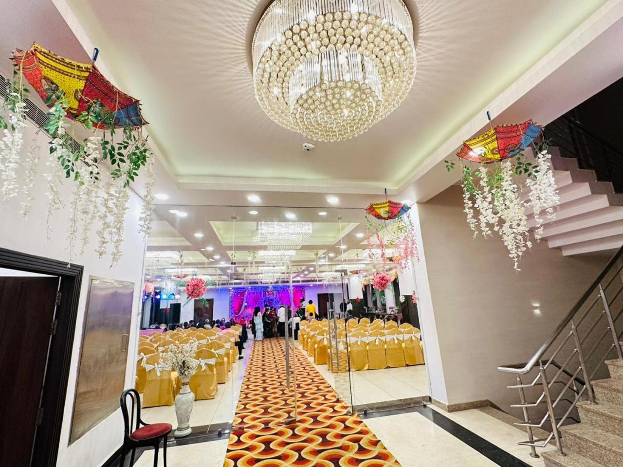 Grand Pearl Hotel & Banquet Лакхнау Екстер'єр фото