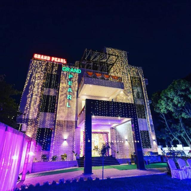 Grand Pearl Hotel & Banquet Лакхнау Екстер'єр фото