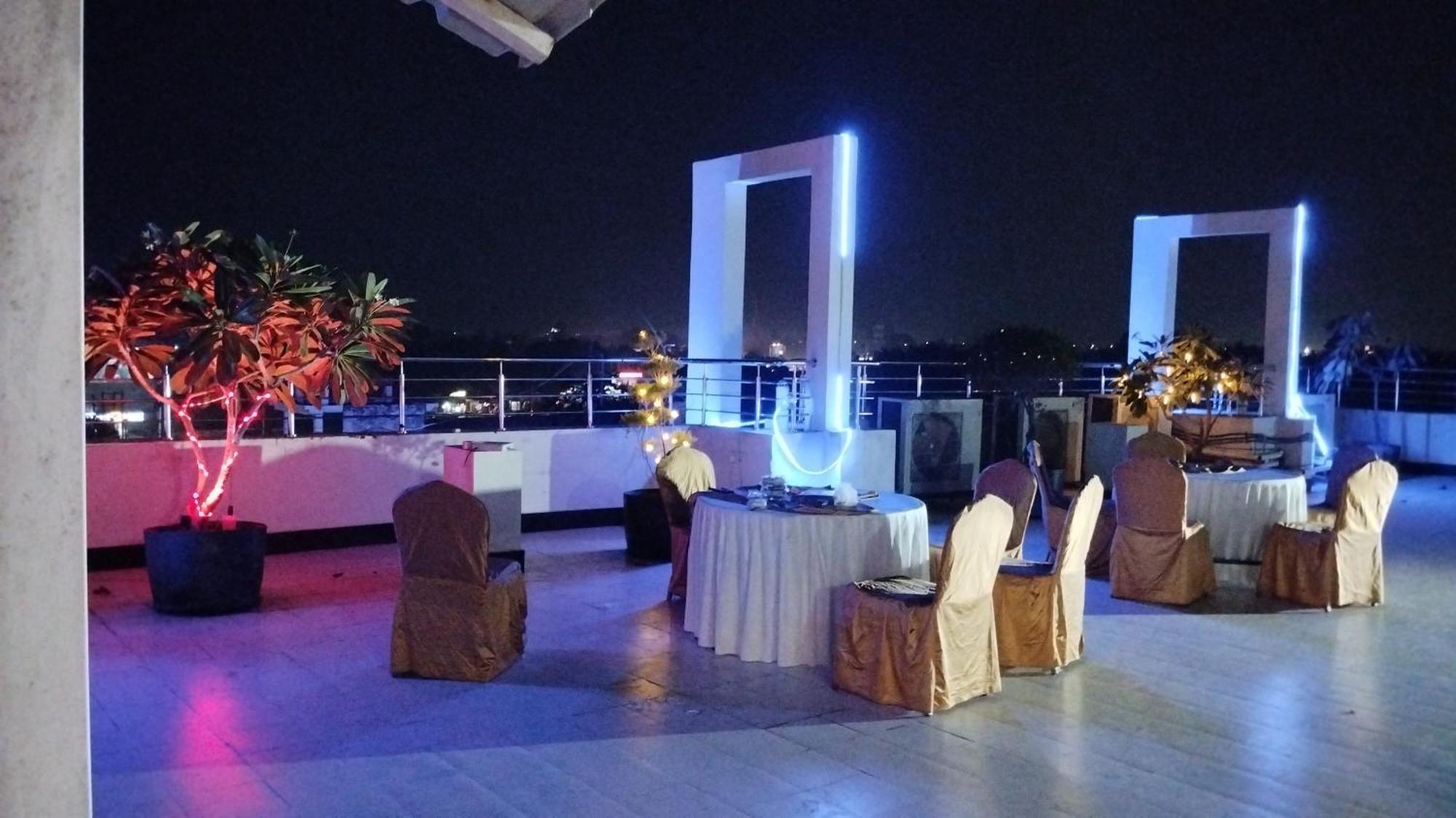 Grand Pearl Hotel & Banquet Лакхнау Екстер'єр фото